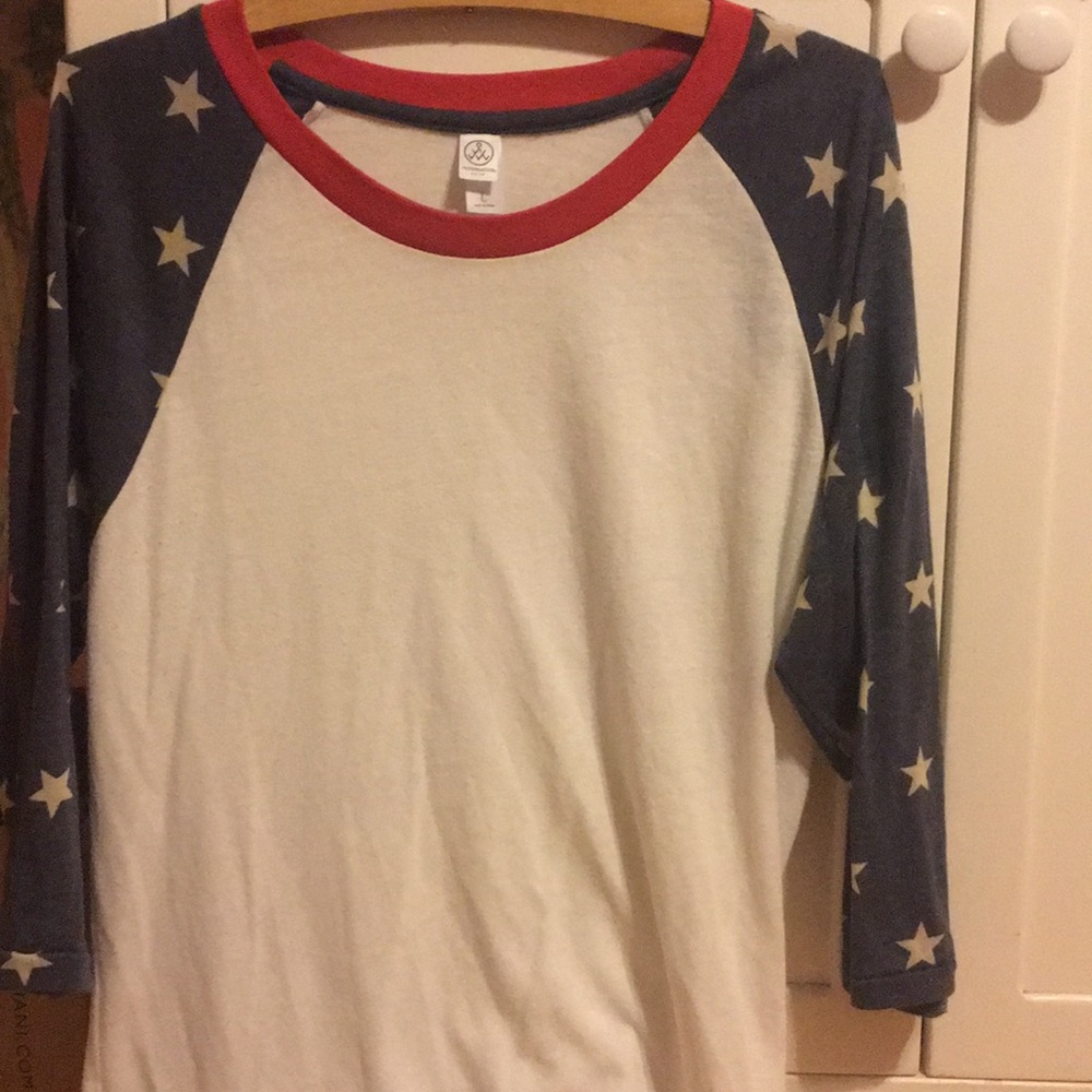 Tee shirt